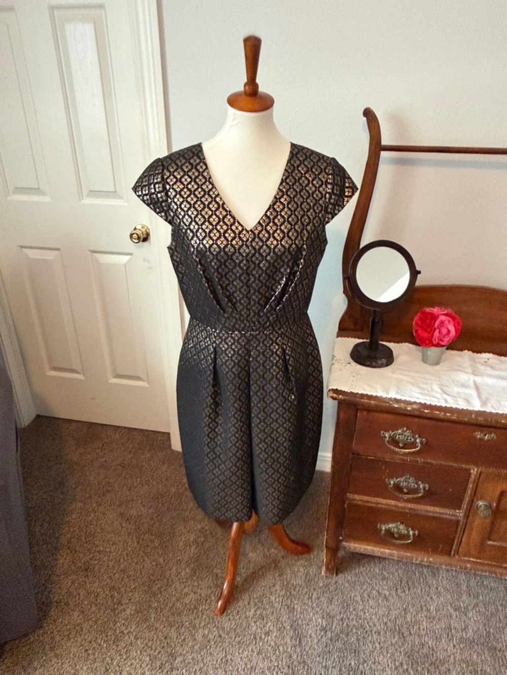 Daniel Cremieux Black Metallic Pattern V-Neck Mini Dress